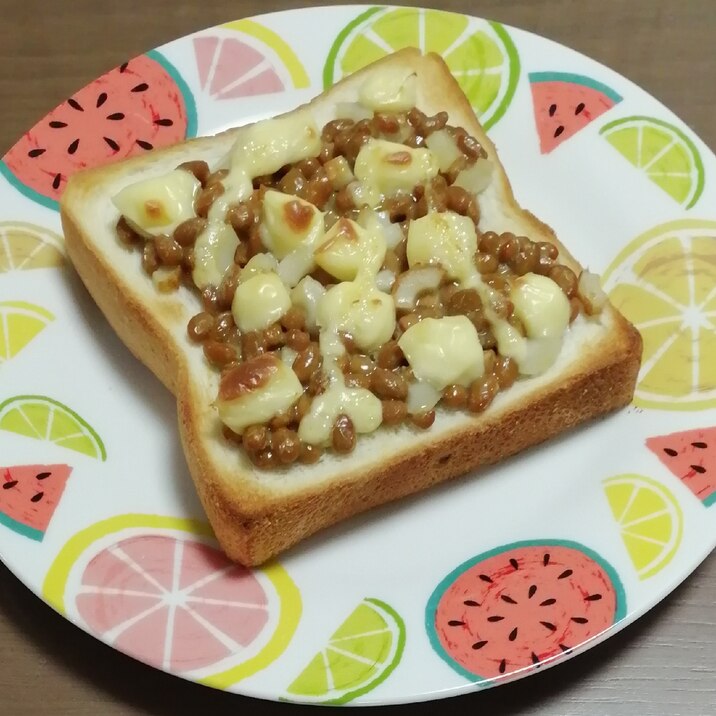 納豆ちくわプロセスチーズトースト